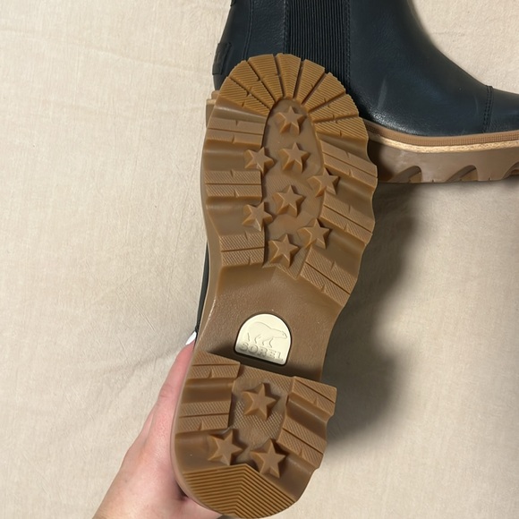 SOREL JOAN CHELSEA BOOTS - Picture 3 of 5